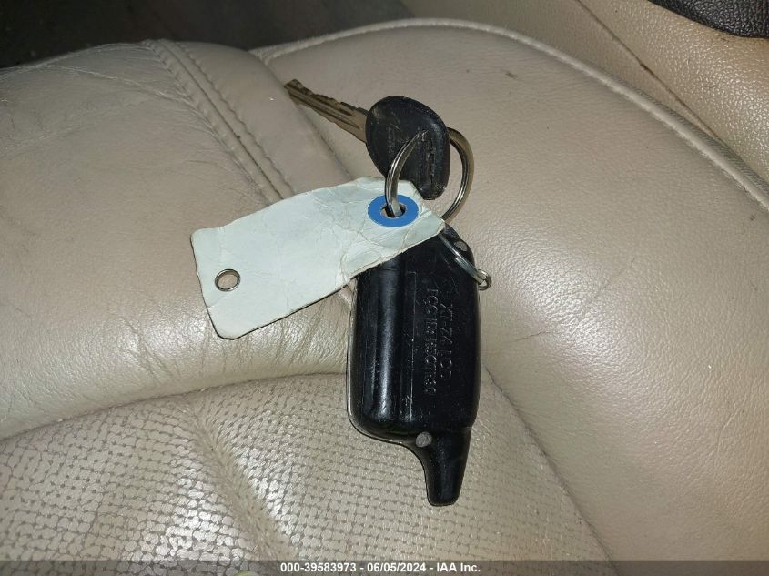 2011 GMC Acadia Denali VIN: 1GKKVTED2BJ416172 Lot: 39583973