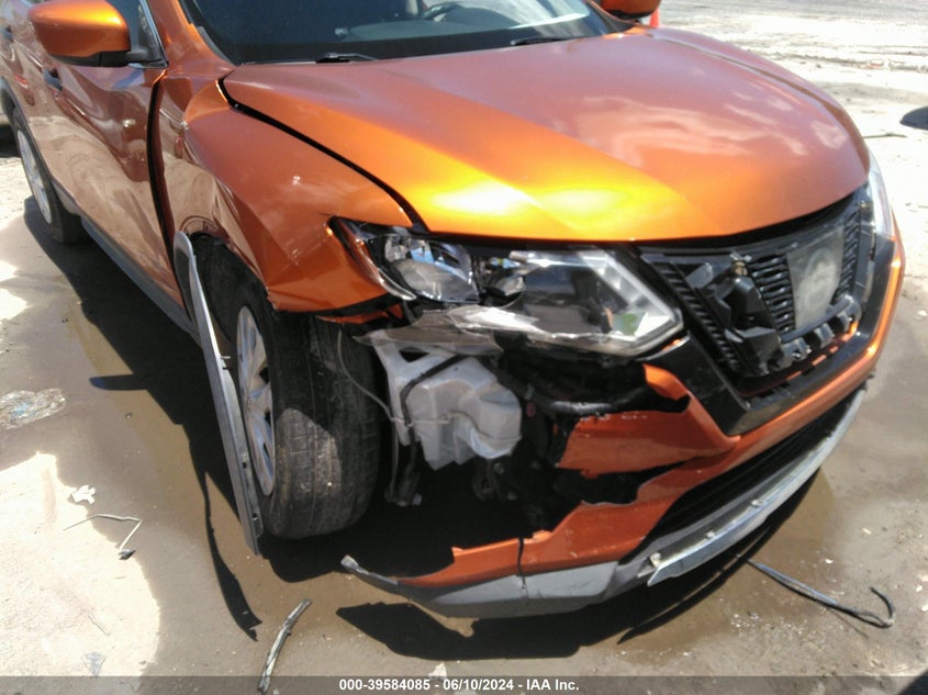 2017 Nissan Rogue S VIN: JN8AT2MT0HW400522 Lot: 39584085