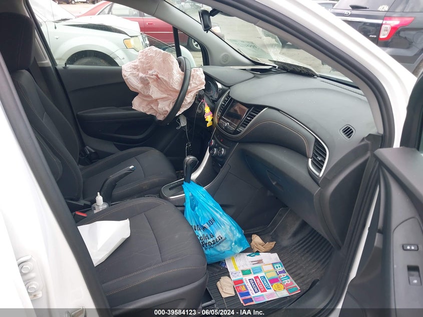 VIN 3GNCJLSB6KL403942 2019 CHEVROLET TRAX LT