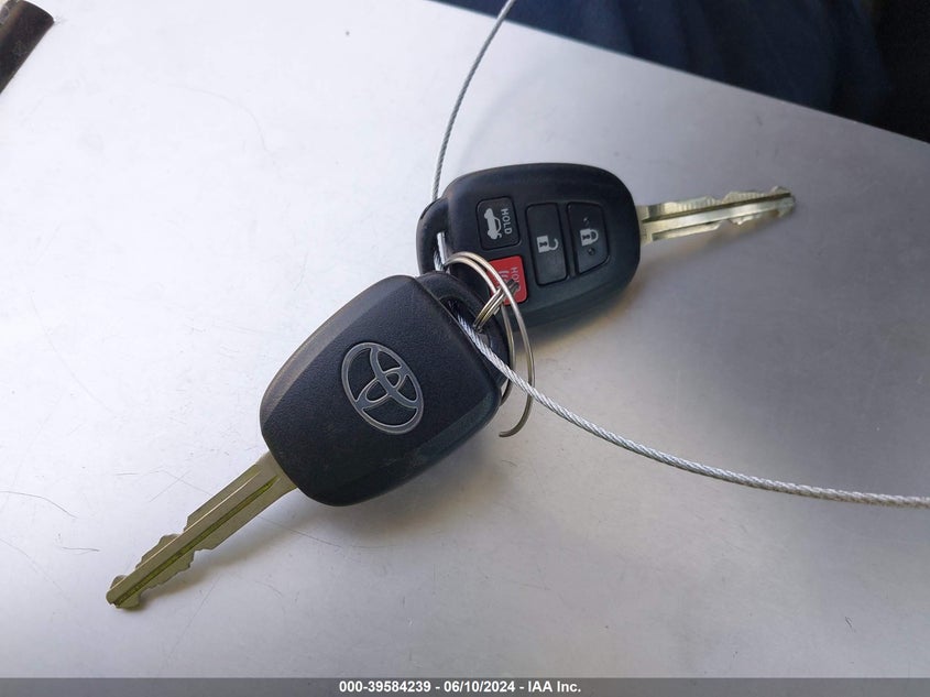 2016 Toyota Corolla S Plus VIN: 5YFBURHE5GP509793 Lot: 39584239