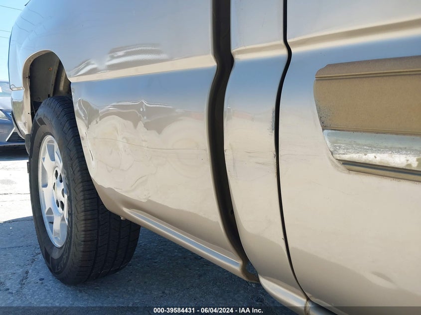 2004 Chevrolet Silverado 1500 Ls VIN: 2GCEC19T241207676 Lot: 39584431