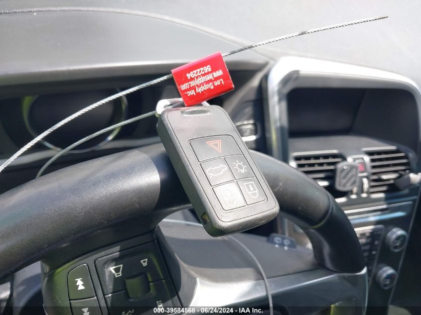 2016 Volvo Xc60 T5 Drive-E Premier VIN: YV440MDK8G2781348 Lot: 39584568