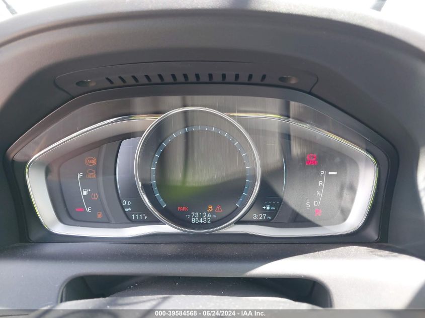 2016 Volvo Xc60 T5 Drive-E Premier VIN: YV440MDK8G2781348 Lot: 39584568