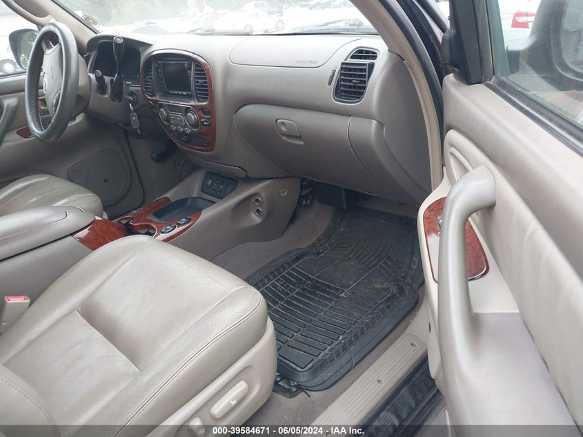 2005 Toyota Sequoia Limited V8 VIN: 5TDZT38A15S240479 Lot: 39584671