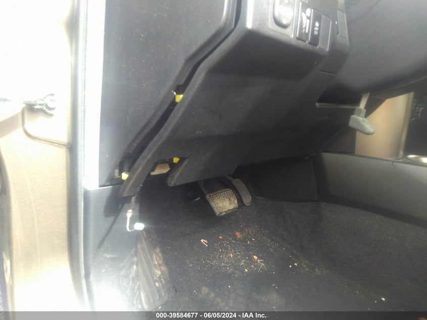 2013 TOYOTA RAV4 XLE - JTMRFREV2D5004705