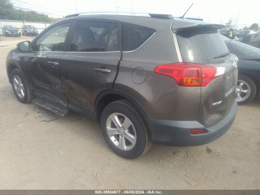 2013 TOYOTA RAV4 XLE - JTMRFREV2D5004705