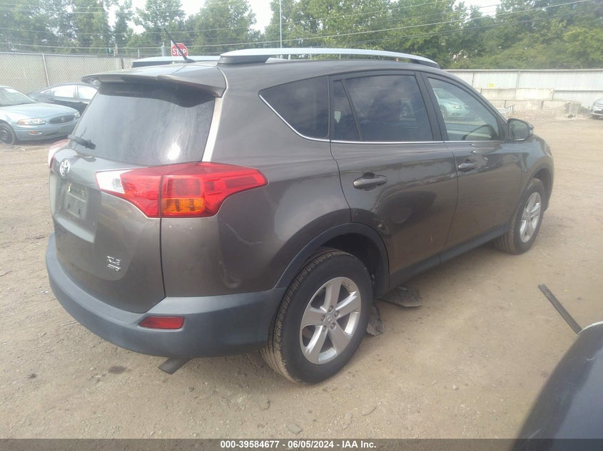 2013 TOYOTA RAV4 XLE - JTMRFREV2D5004705