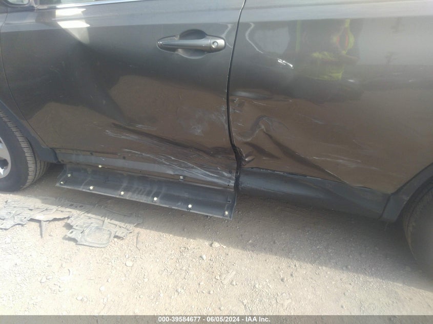 2013 TOYOTA RAV4 XLE - JTMRFREV2D5004705