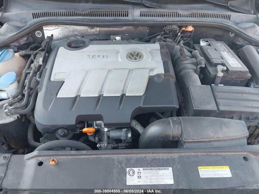 2013 Volkswagen Jetta 2.0L Tdi VIN: 3VWLL7AJXDM388830 Lot: 39584955