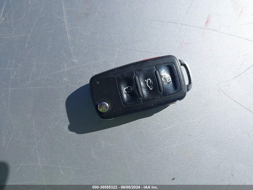 2013 Volkswagen Jetta 2.0L S VIN: 3VW2K7AJ2DM399710 Lot: 39585322