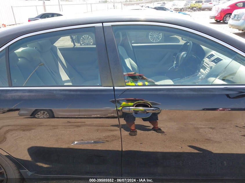 2010 Toyota Camry Le VIN: 4T1BF3EK8AU550913 Lot: 39585552