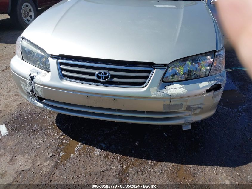 2001 Toyota Camry Le VIN: 4T1BG22K41U864263 Lot: 39585779