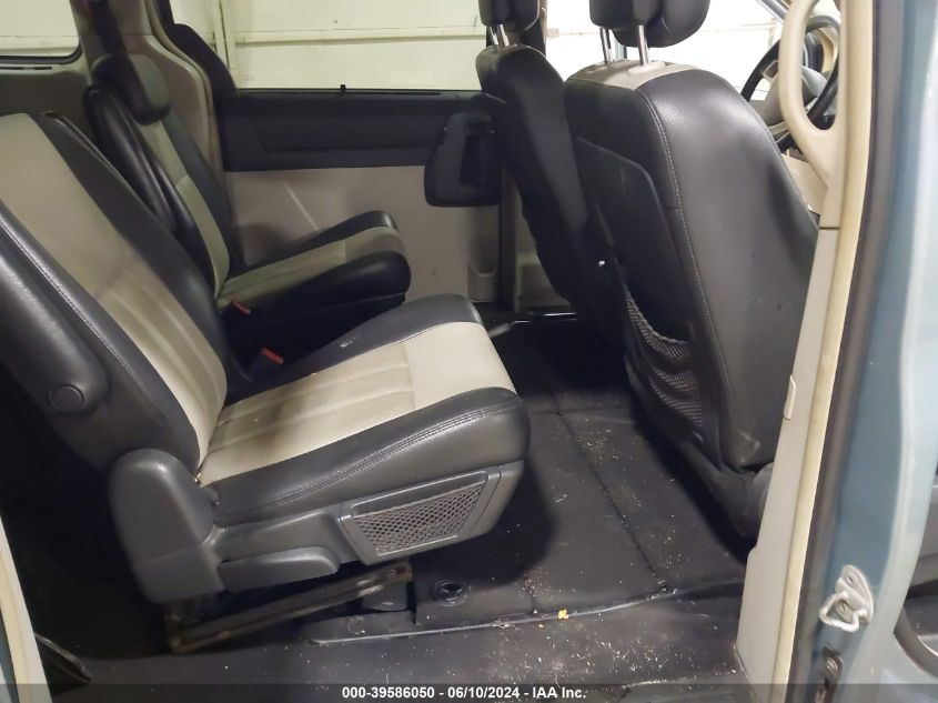 2010 Chrysler Town & Country Touring Plus VIN: 2A4RR8D10AR398066 Lot: 39586050