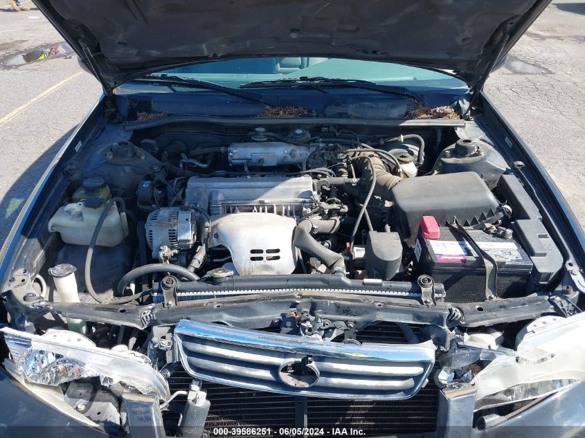 2000 Toyota Camry Ce VIN: 4T1BG22K7YU988439 Lot: 39586251