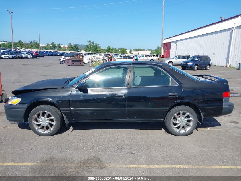 2000 Toyota Camry Ce VIN: 4T1BG22K7YU988439 Lot: 39586251