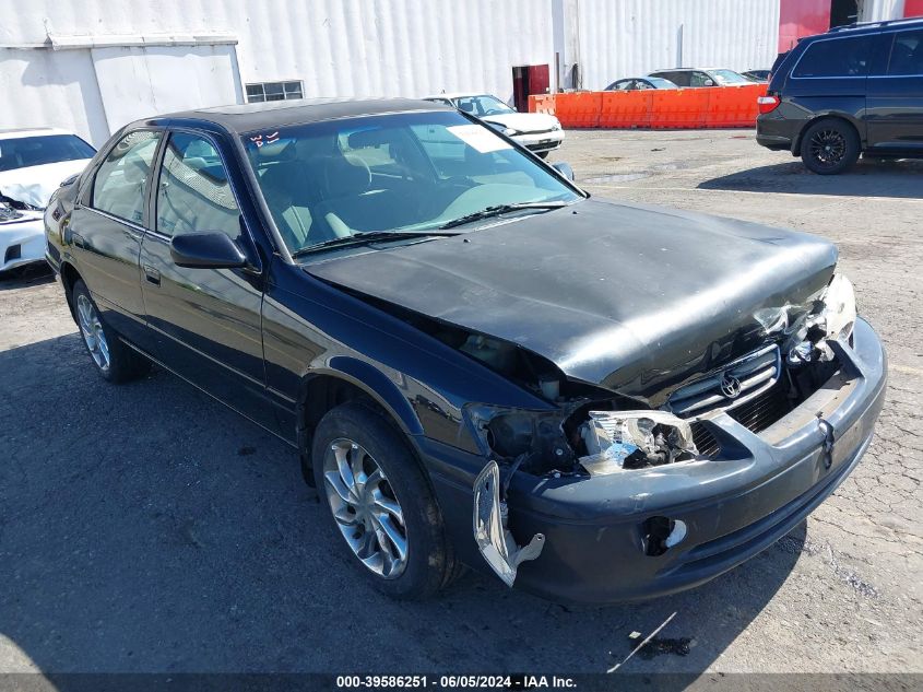 2000 Toyota Camry Ce VIN: 4T1BG22K7YU988439 Lot: 39586251
