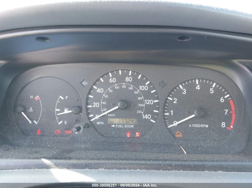 2000 Toyota Camry Ce VIN: 4T1BG22K7YU988439 Lot: 39586251