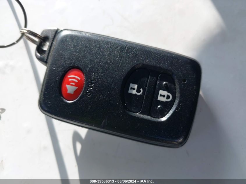 2015 Toyota Prius Plug-In Base (Cvt) VIN: JTDKN3DPXF3066078 Lot: 39586313