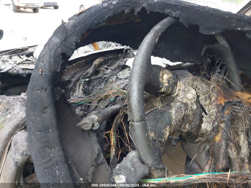 2003 Chevrolet Tahoe Lt VIN: 1GNEK13Z93R104249 Lot: 39586348