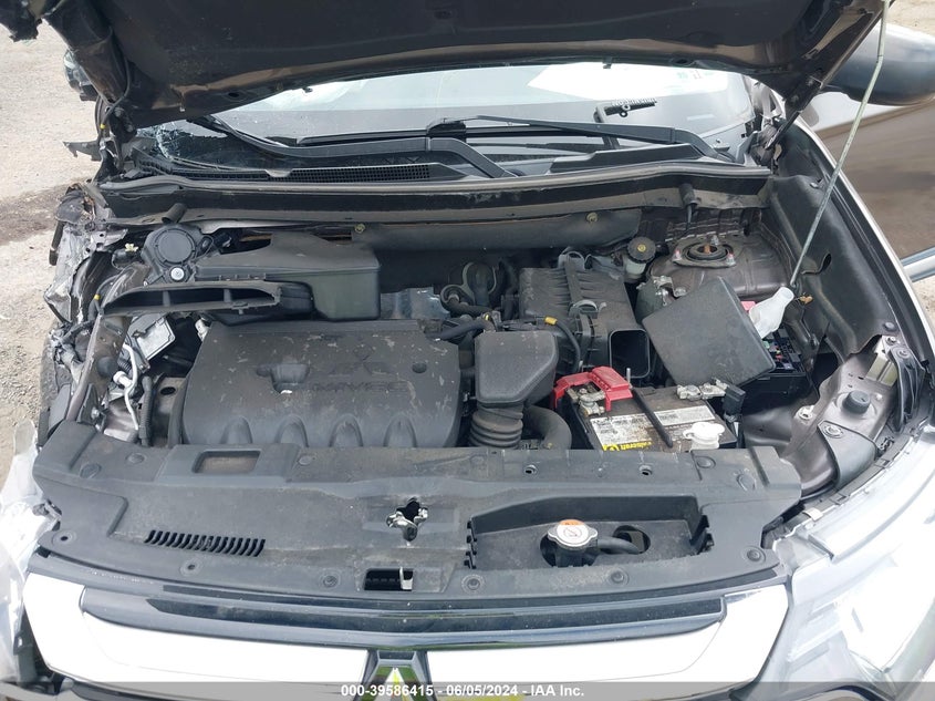 2018 Mitsubishi Outlander Es/Le/Se/Sel VIN: JA4AZ3A33JZ067798 Lot: 39586415