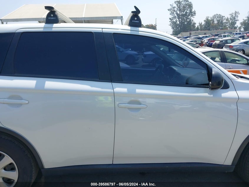 2015 Mitsubishi Outlander Es VIN: JA4AD2A31FZ011570 Lot: 39586797