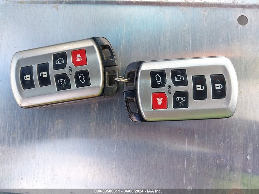 2011 Toyota Sienna Limited V6 VIN: 5TDYK3DCXBS074089 Lot: 39586811