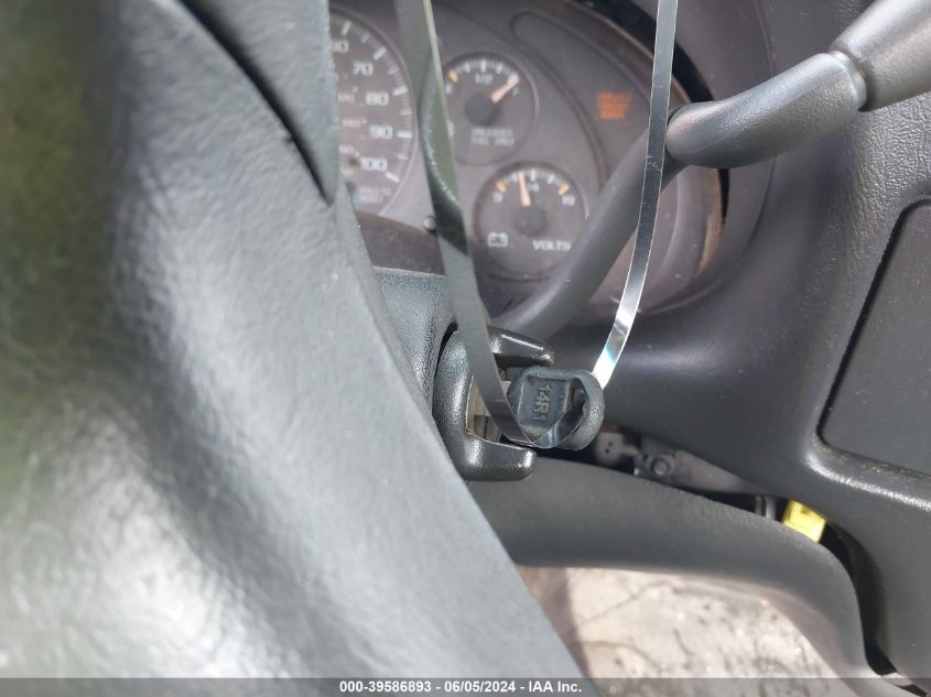 1998 GMC Sonoma Sl VIN: 1GTCS1442W8517949 Lot: 39586893