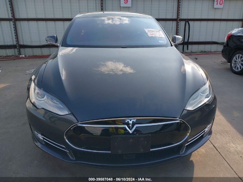 2015 Tesla Model S 70D/85D/P85D VIN: 5YJSA1E20FF112121 Lot: 39587048