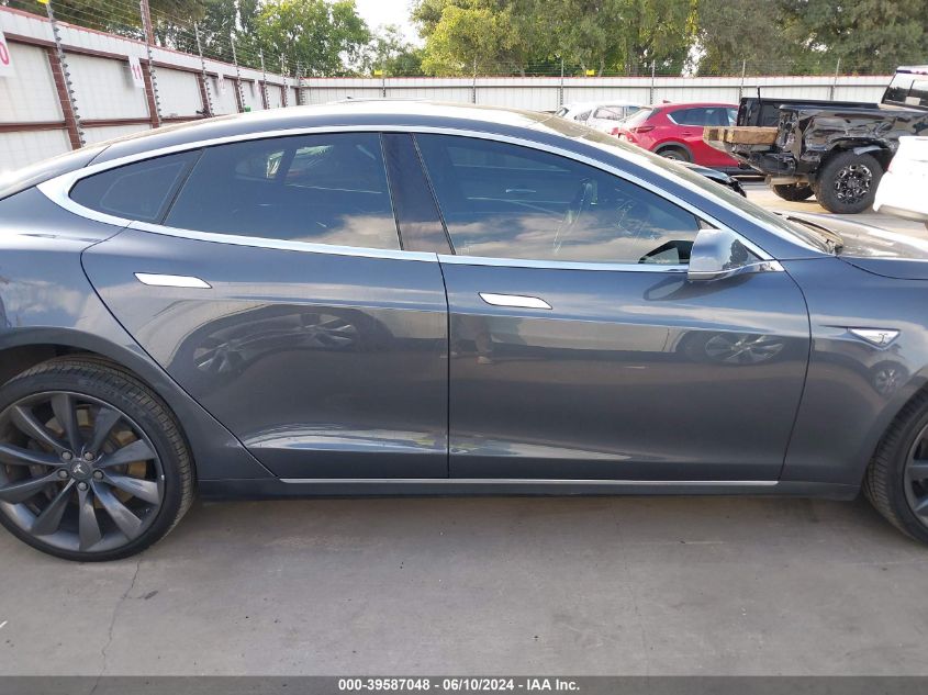 2015 Tesla Model S 70D/85D/P85D VIN: 5YJSA1E20FF112121 Lot: 39587048