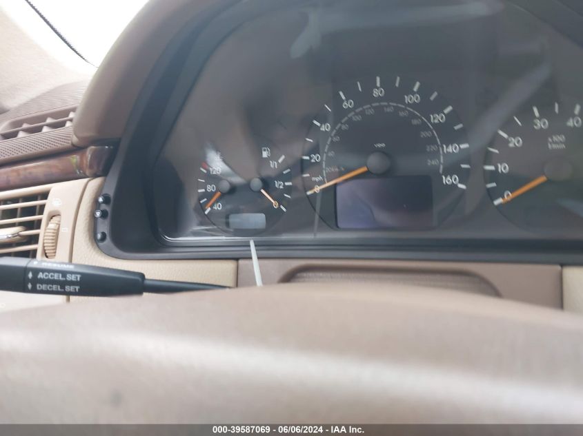 2000 Mercedes-Benz E 320 VIN: WDBJF65J1YB020246 Lot: 39587069