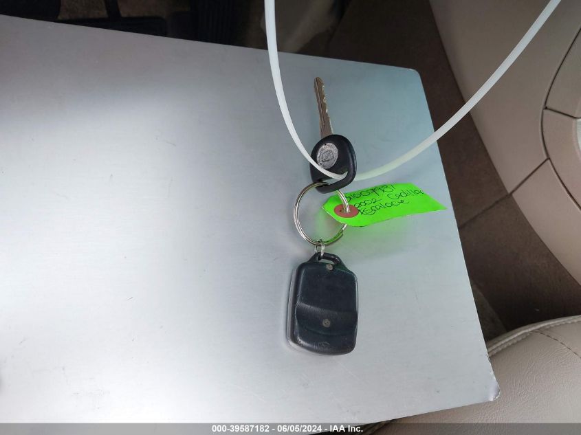 2002 Cadillac Escalade Standard VIN: 1GYEK63NX2R127180 Lot: 39587182