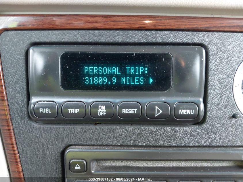 2002 Cadillac Escalade Standard VIN: 1GYEK63NX2R127180 Lot: 39587182