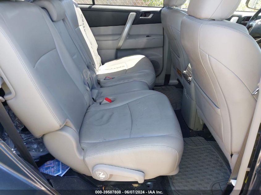 2013 Toyota Highlander Se V6 VIN: 5TDBK3EH8DS272334 Lot: 39587808