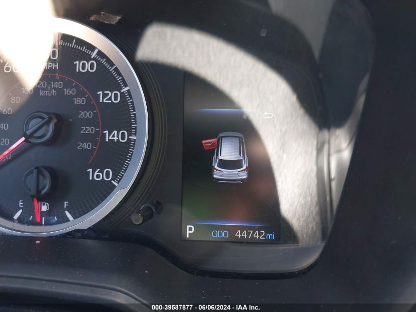 2022 Toyota Corolla Cross Le VIN: 7MUCAABG9NV019750 Lot: 39587877