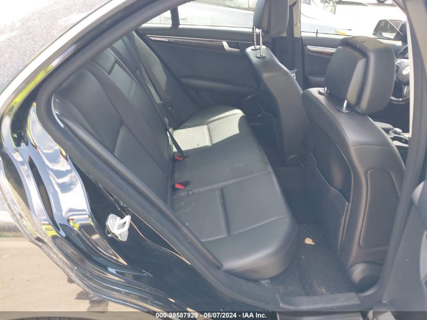 2013 Mercedes-Benz C 300 Luxury 4Matic/Sport 4Matic VIN: WDDGF8ABXDR267570 Lot: 39587929