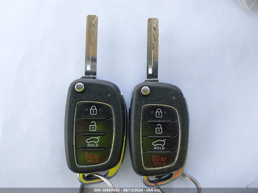 2017 Hyundai Santa Fe Sport 2.4L VIN: 5XYZT3LB3HG395276 Lot: 39588093