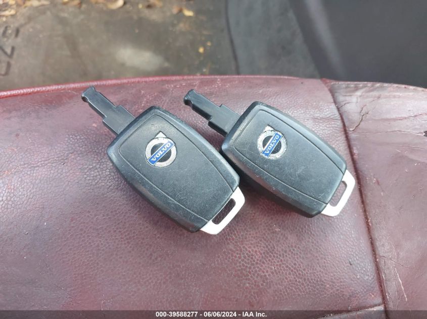 2012 Volvo C70 T5/T5 Platinum/T5 Premier Plus VIN: YV1672MC1CJ125121 Lot: 39588277