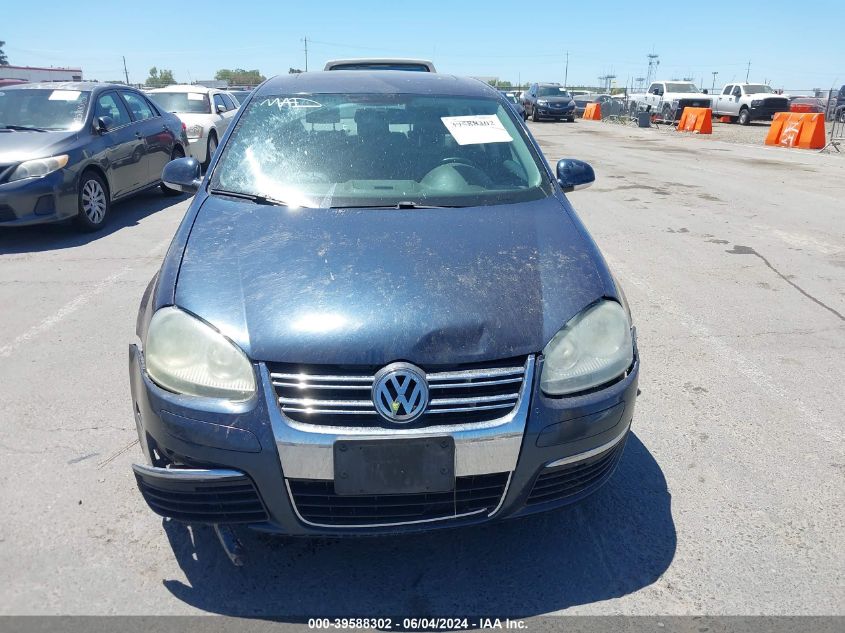 2008 Volkswagen Jetta Se/Sel VIN: 3VWRM71K98M070803 Lot: 39588302