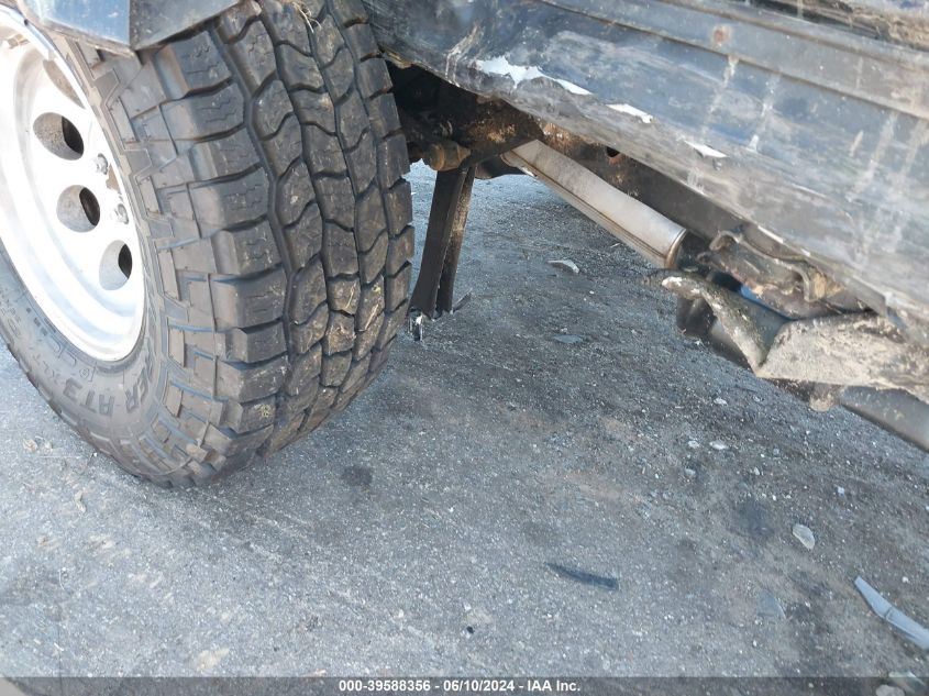 2000 Jeep Wrangler Sahara VIN: 1J4FA59SXYP743769 Lot: 39588356