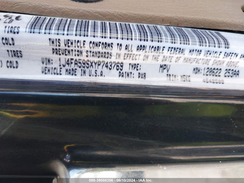 2000 Jeep Wrangler Sahara VIN: 1J4FA59SXYP743769 Lot: 39588356