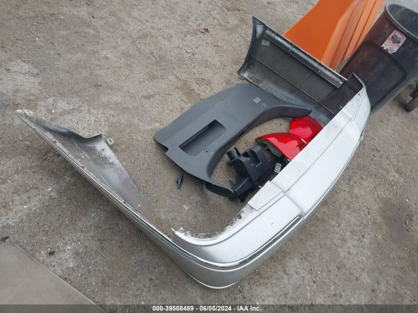 2006 Lincoln Town Car Signature Limited VIN: 1LNHM82V86Y627033 Lot: 39588489