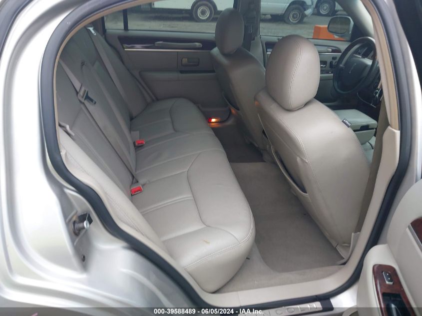 2006 Lincoln Town Car Signature Limited VIN: 1LNHM82V86Y627033 Lot: 39588489