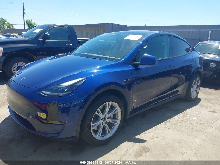 2022 Tesla Model Y Long Range Dual Motor All-Wheel Drive VIN: 7SAYGAEE0NF519845 Lot: 39588512