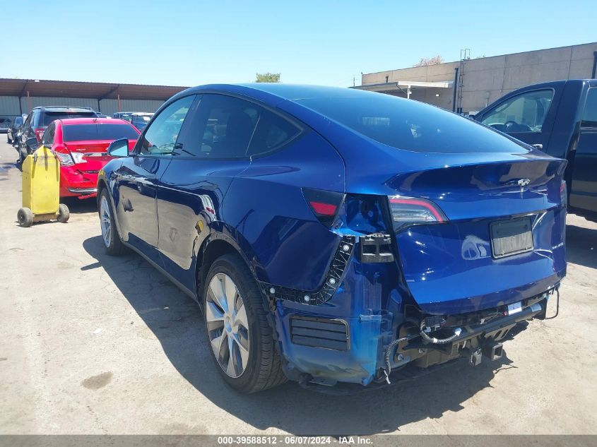 2022 Tesla Model Y Long Range Dual Motor All-Wheel Drive VIN: 7SAYGAEE0NF519845 Lot: 39588512