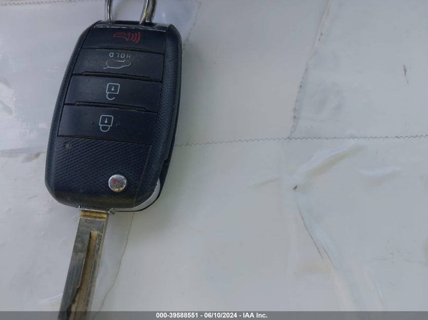 2017 Kia Sorento 3.3L Lx VIN: 5XYPG4A52HG235484 Lot: 39588551