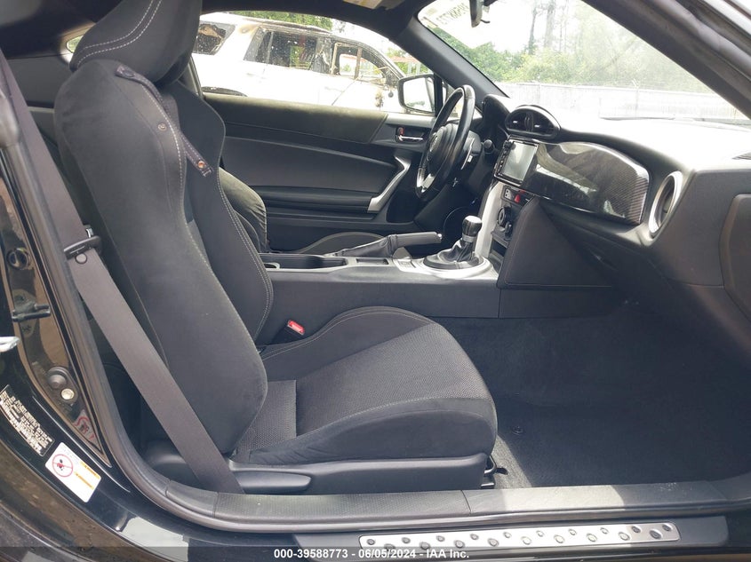 2017 Toyota 86 VIN: JF1ZNAA1XH8701363 Lot: 39588773