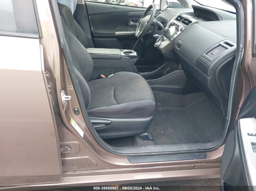 2017 Toyota Prius V Two VIN: JTDZN3EU2HJ058719 Lot: 39588967