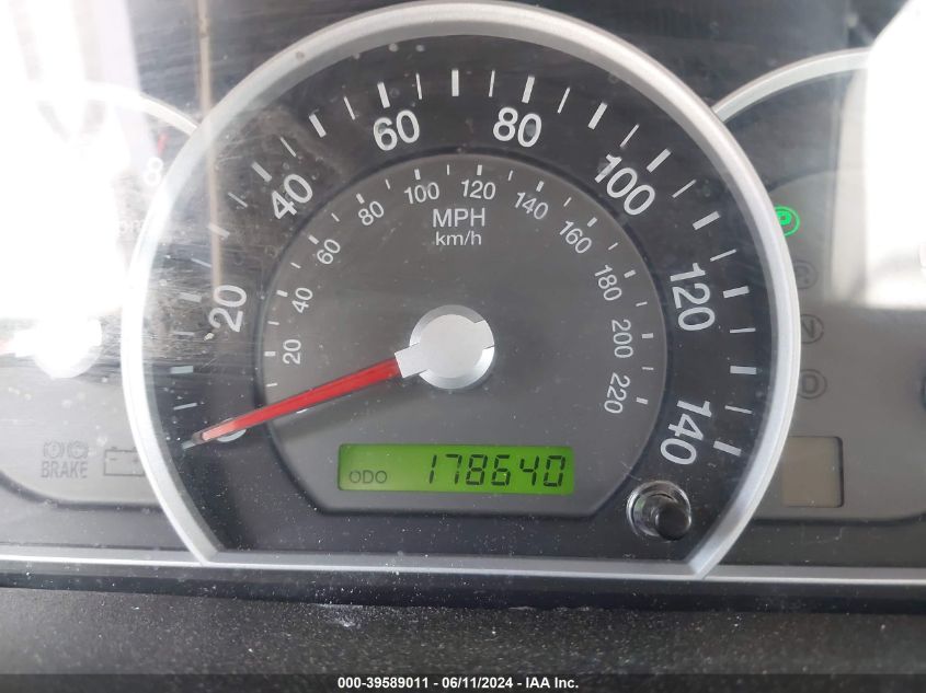 2008 Kia Sorento Ex VIN: KNDJC736385779381 Lot: 39589011