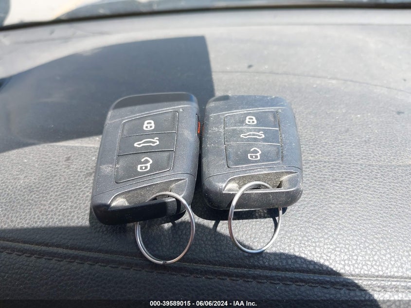 2019 Volkswagen Jetta 1.4T R-Line/1.4T S/1.4T Se VIN: 3VWC57BU1KM005244 Lot: 39589015