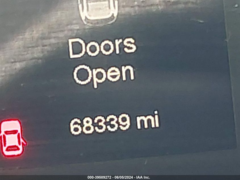 2017 Jeep Cherokee Latitude Fwd VIN: 1C4PJLCBXHW586872 Lot: 39589272